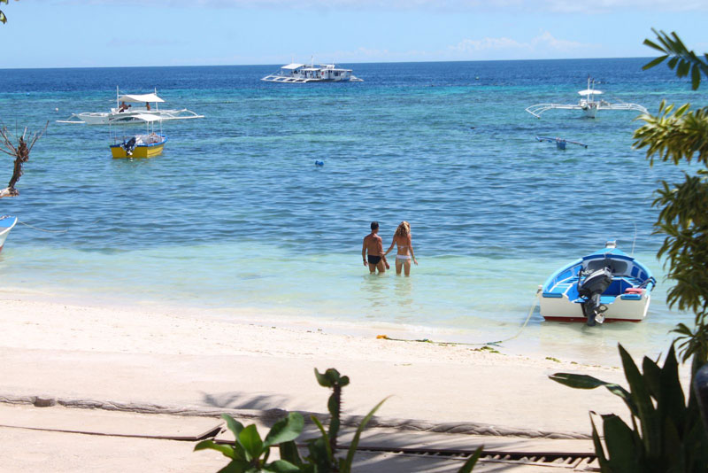 Alona Beach Top 4 bãi biển đẹp nhất Philippines
